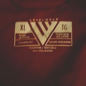 Wine & Gold Cleveland cavaliers long sleeve fleece half zip XL never worn